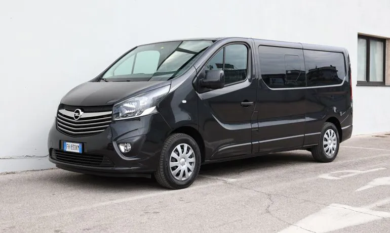 Opel Vivaro 9 Posti